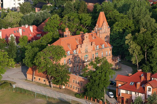 Olecko, dawny Zamek, obecnie Zespol Szkol. EU, Pl, Warm-Maz. Lotnicze.